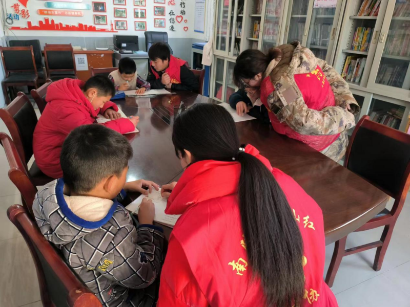 南陵县家发镇官塘村开展留守儿童寒假学习指导活动